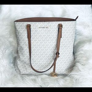 NWT. Michael Kors Morgan Tote Purse